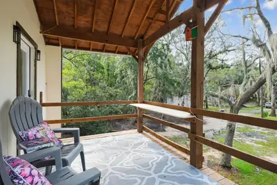 Image de Peaceful Lakefront Getaway with Hot Tub & Kayaks
