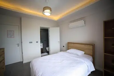 Image de Sapanca'Da 5+1 Triplex Isitmali Havuzlu VİLLA