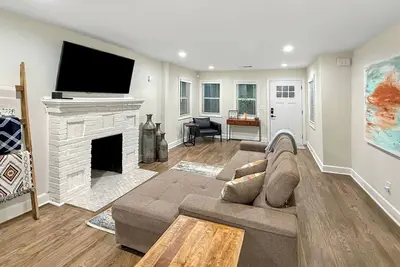 Image de Charming Bungalow - Walk to Gt and Stadiums