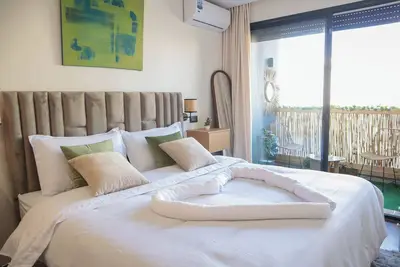 Image de R107- Chic 1 Br apartment in marvelous Bourgogne with Balcony, Ac, PArking