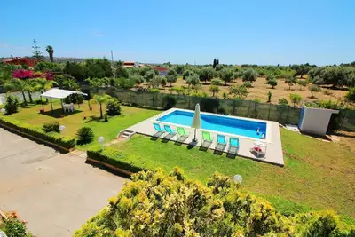 Image de Typical House with private pool