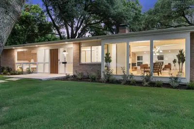 Image de Mid-Century Modern Gem in Historic Georgetown