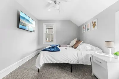 Image de Tremont · Group Suite · Prking · Mins to Dt · Wifi