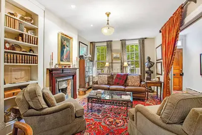 Image de Submariner's Gate - Historic 4-bedroom home in charming Annapolis with parking