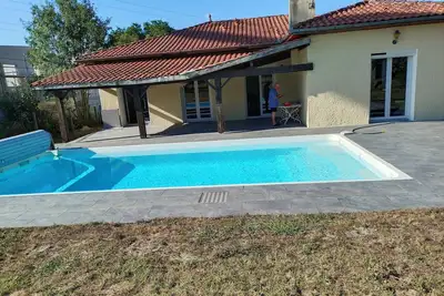 Image de Maison 115m² Piscine, 6 personnes à 20 min du Centre de Bordeaux Tram 500m,