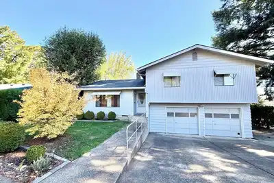 Image de Roomy 3br base in Philomath, near Osu and within 50 min of the coast with Ac.