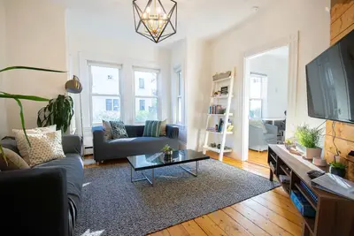 Image de Cambridge Base Steps to Porter Square