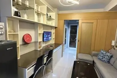 Image de Kathy’s Crib with big balcony at Shell Residence