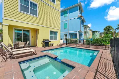 Image de A Parrot's Live for Me Cottage with Private Pool near Disney with.