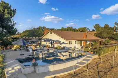 Image de Temecula Wine Country Oasis with Pool • Spa • Fire Pit • Pickleball • Views