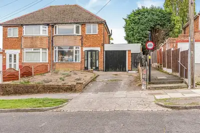 Newly refurbished, spacious 5 bed house