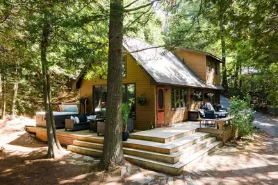 Image de Redstone Lake Cottage | Swim, Relax & Explore