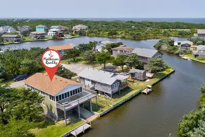 Image de Reel Paradise: Steps From Canal w/Screened-in Porch