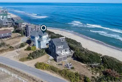 Image de Oceanfront dog-friendly home close to sand with views & private hot tub