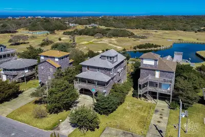 Image de Dog-friendly house short walk from beach with pool table & WiFi