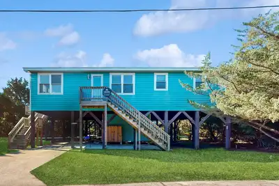 Image de Island home with a shared pool, open layout, balcony, & Ac - dog-friendly