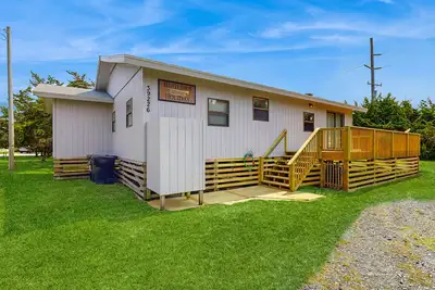 Image de Bugler's Holiday 352: Single-level, sundeck, walk to the beach