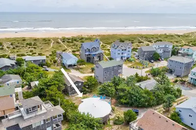 Image de Unique Octagon Obx Home: Steps to the Beach, Deck, Pool, WiFi
