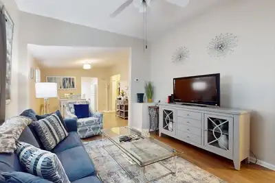 Image de Windy Harbor House with WiFi, Ac, kitchen, fenced yard, and grill