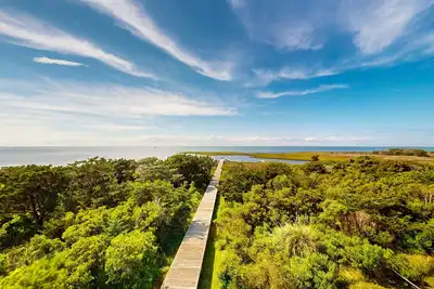 Image de Soundfront house with private dock, hot tub, WiFi, & beautiful views