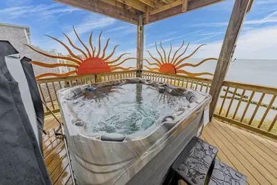 Image de Spacious soundfront home with amazing views, game room, & hot tub