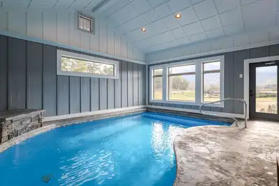 Image de Elkmont Mountain Splash • Indoor Pool & Views
