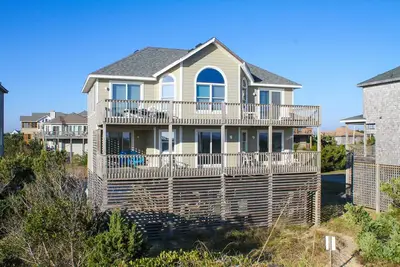Image de Oceanfront home with incredible beach views, washer/dryer & pool