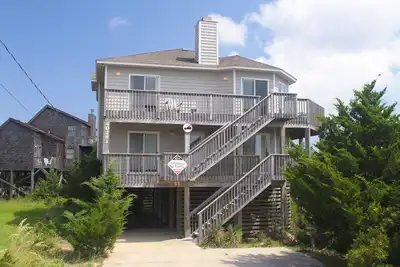 Image de Ocean-view home with pool, private hot tub, W/D - near the beach