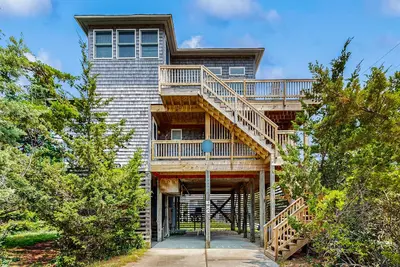 Image de Dog-friendly house with ocean view, pool access, washer/dryer, & tennis court