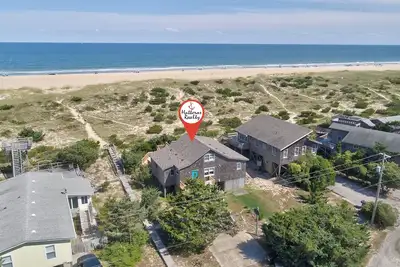 Image de Piper's Nest: Ocean views, private hot tub, & seasonal pool access