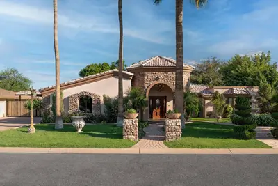 Image de Backyard Bliss: Desert Escape, Pool table & Heated Pool!