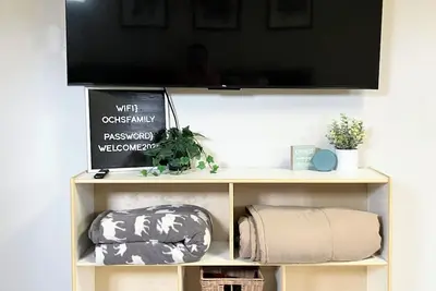 Image de Cozy gathering place- family friendly, sleeps 10+