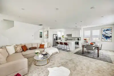 Image de New Lux Oasis 4br w/ Pool, Spa, Bbq, Arcade & Gym