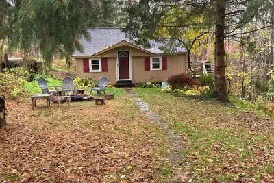Image de Welcoming 3-bedroom Cabin by the Stream