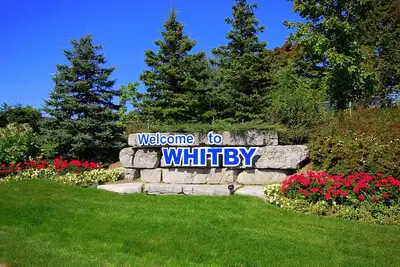 Image de Clean and Spacious 4-bdrm Family home in Whitby!