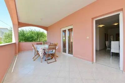 Image de Appartement de deux chambres avec la terrasse et la vue sur le mer Vir (A-24953-b)