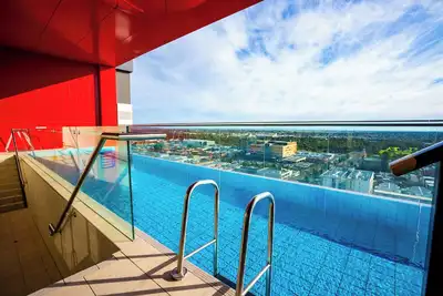 Image de 2br Central Market Stay, Pool & Gym