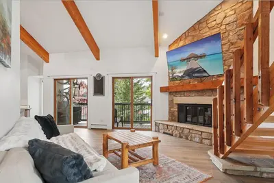 Image de Family-Friendly Condo, 7 Beds, 1-Block to Free Bus for Copper & Breck, Dog Ok