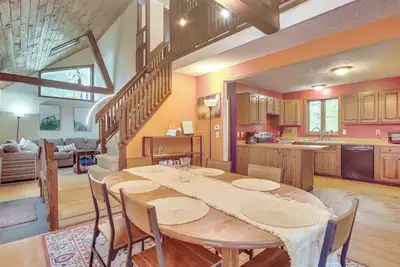 Image de Lake & Trail Access On-Site! Fairfax Hideaway