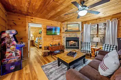 Image de Sleeps 10 Arcade Near Gatlinburg & Pf
