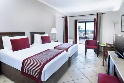 Image de Relax in Comfort with Sea Views – Includes Tea & Coffee Making Amenities