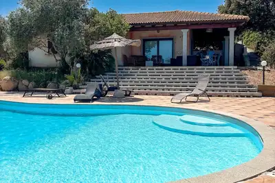 Image de Villa Roberta avec grande piscine privée, vue sur la mer, Wi-Fi et climatisation