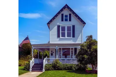 Image de Charming Beach Cottage 1 Bk to beach and town