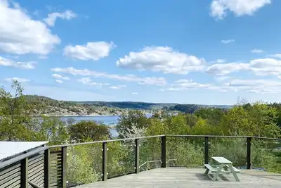 Image de Lovely view & walking distance to the beach | Se09150