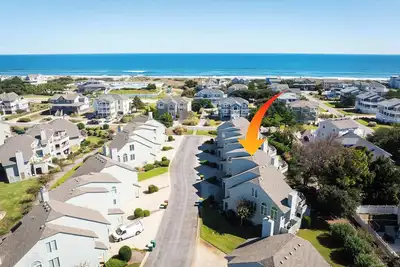 Corolla Light Villa with Hot Tub, Amenities Access!