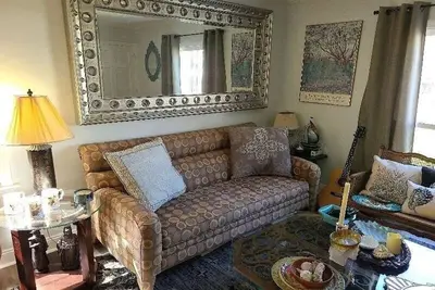 Image de Cozy townhome in a Great Location in West Akron