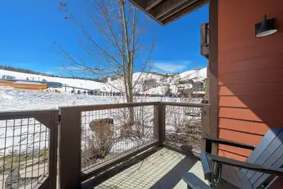 Base Camp 105. Ski-in / Ski-out. Steps to lift.