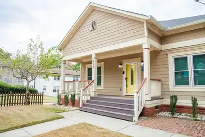 Image de Historic Westend Jewel-Pet Friendly, Sleeps 12