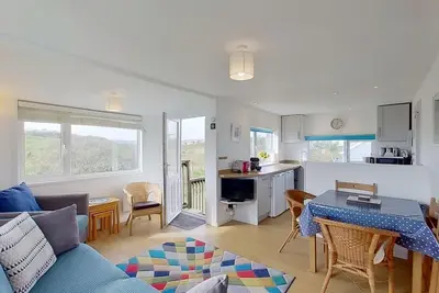 G22 Happy Days, Riviere Towans