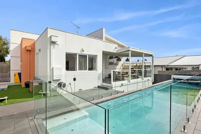 Image de Beach Road Pool Escape- where relaxed coastal living meets family-friendly fun